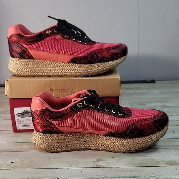 Gioseppo Brand Rimini Red Reptile Espadrille‎ Sneakers Size 7½ 7.5 - Picture 1 of 9